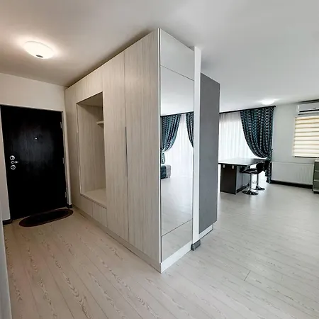 Grand View Retreat-kingsize Bed, Parking, Terrace דירה *